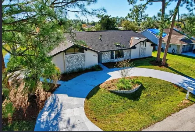 BookNoFees: Geräumiges Haus mit fünf Schlafzimmern, Pool und Whirlpool – Palm Coast
