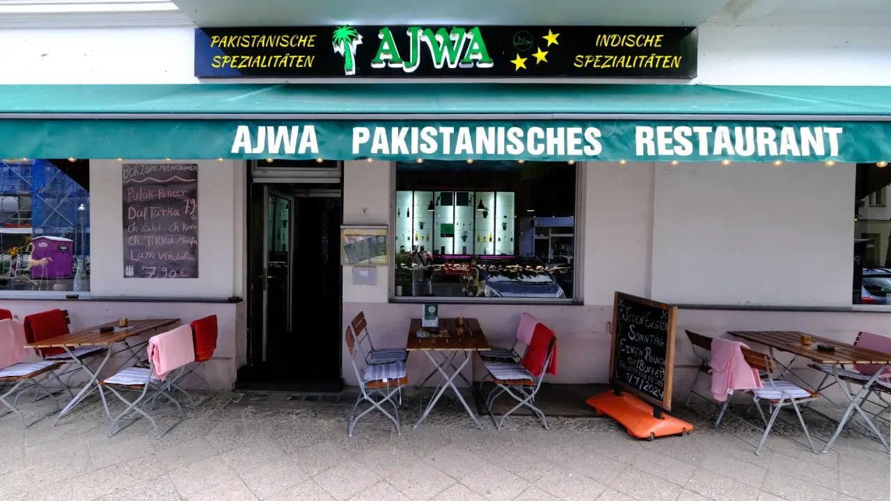BookNoFees: Restaurant – Ajwa – Berlin – Hund, Foto 1