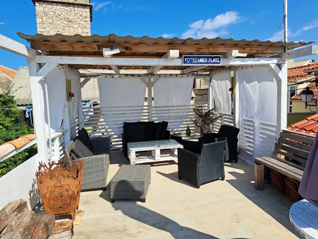BookNoFees: Ruhige Ferienwohnung mit Balkon und Grill – Krapanj