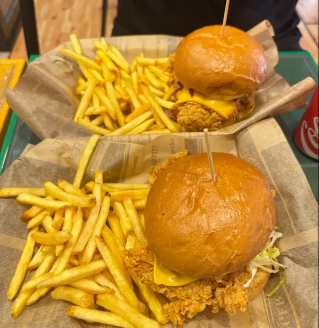 BookNoFees: Imbiss – Ferick Fried Chicken – Istanbul – Ferick Fried Chicken, Foto 2