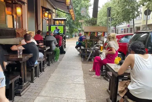 BookNoFees: Restaurant – 90’s – Berlin – die 90er, Foto 3