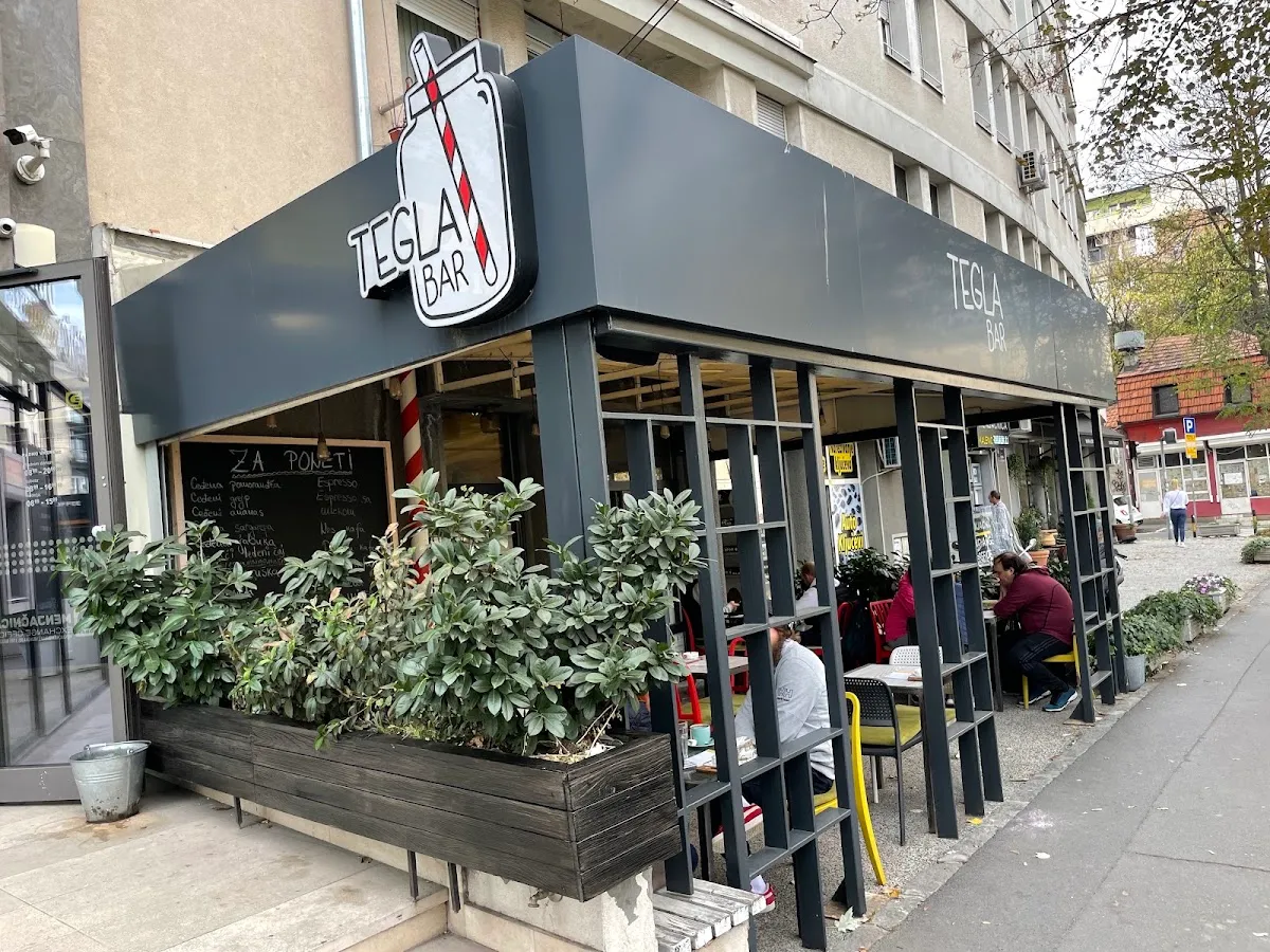 BookNoFees: Café – Tegla Bar – Belgrade – Tegla Bar, Foto 1
