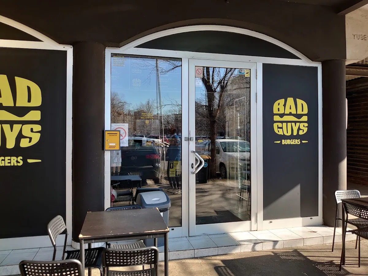 BookNoFees: Imbiss – Bad Guys – Belgrade – Bösewichte, Foto 1