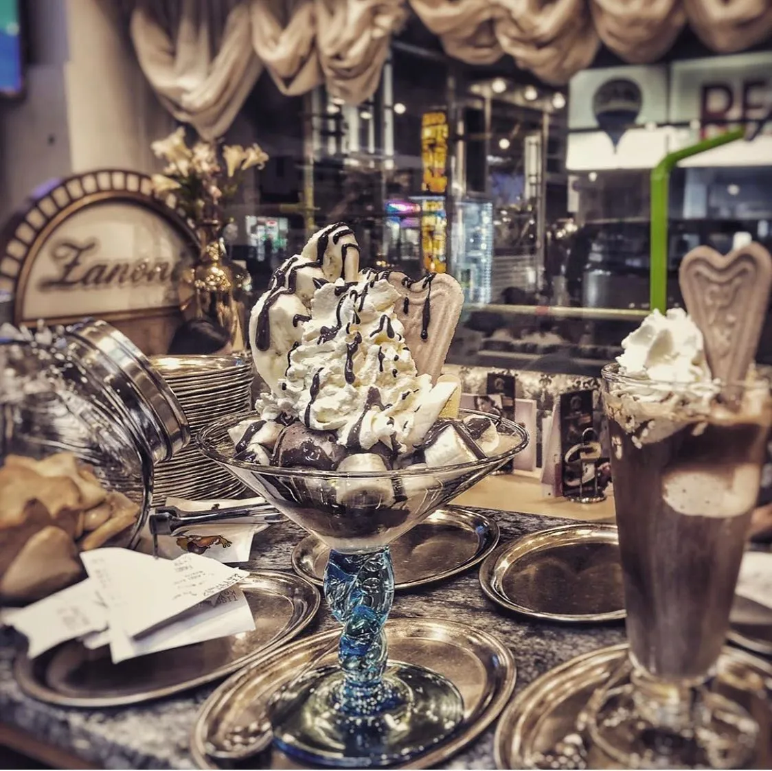 BookNoFees: Café – Eissalon Garda – Vienna – Garda Lounge, Foto 1