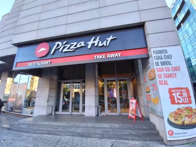 BookNoFees: Pizza Hut, Bucharest