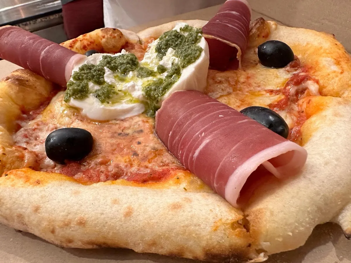 BookNoFees: Restaurant – RiZz Pizza & Pasta Bar – Belgrade – RiZz Pizza & Pasta Bar, Foto 1