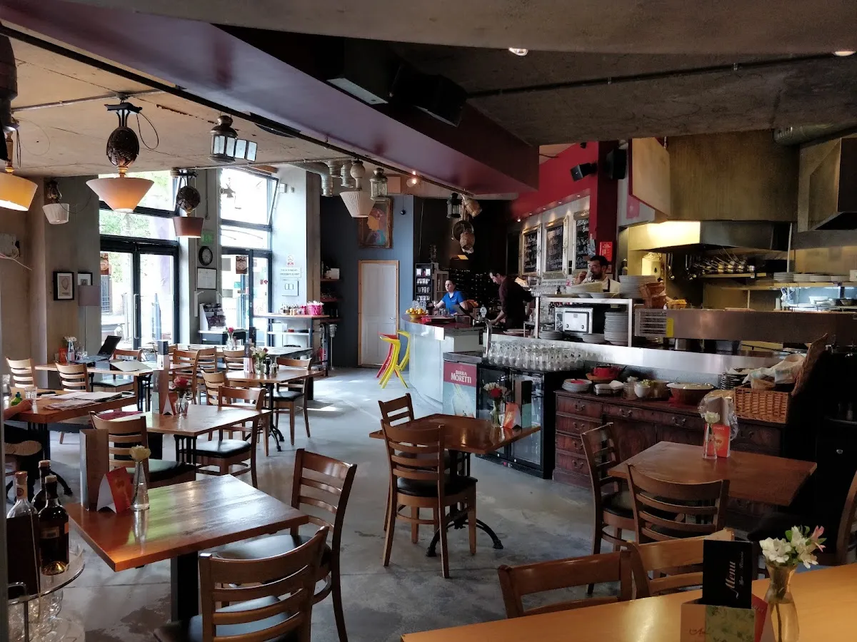 BookNoFees: Restaurant – Cafe Amisha – London – Café Amisha, Foto 1