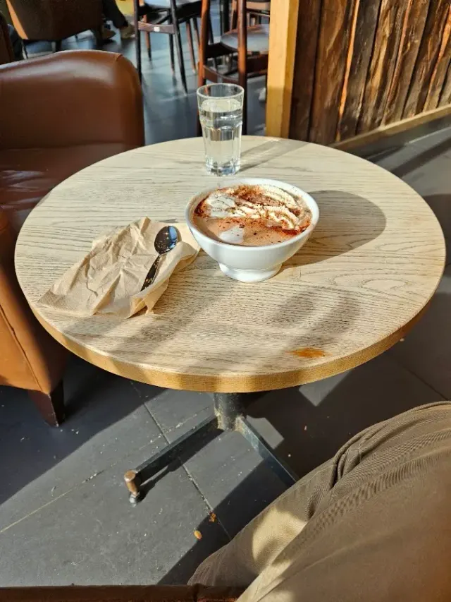 BookNoFees: Café – Kaffebrenneriet – Oslo – Die Kaffeerösterei, Foto 3