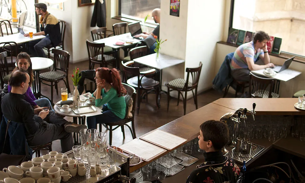 BookNoFees: Café – Három Holló – Budapest – Drei Raben, Foto 1
