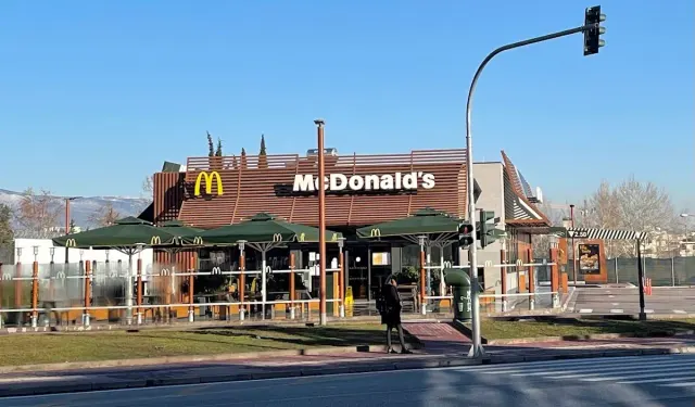 BookNoFees: McDonald's, Athens