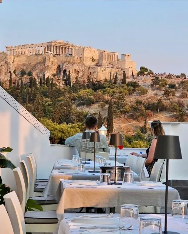 BookNoFees: Sinathina, Athens