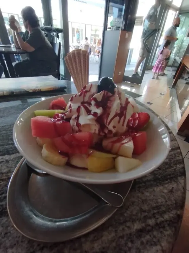 BookNoFees: Restaurant – Eiscafé Venezia – Meschede – Eiscafé Venedig, Foto 2