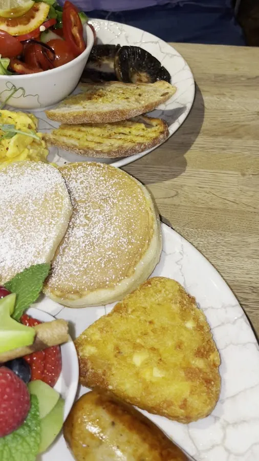 BookNoFees: Café – Dobar – London – Gut, Foto 3