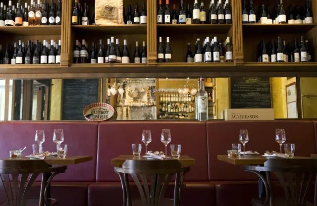 BookNoFees: Lamazère Brasserie, Berlin