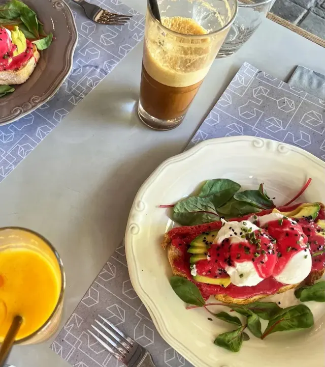 BookNoFees: Café – Cartone – Athens – Pappe, Foto 2