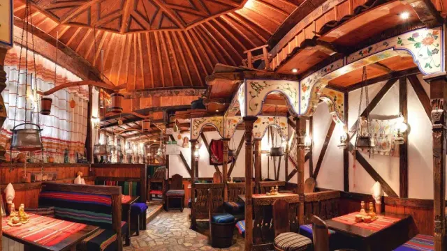 BookNoFees: Restaurant – Хаджидрагановите изби – Sofia – Die Weinkeller von Hadschidragano, Foto 3