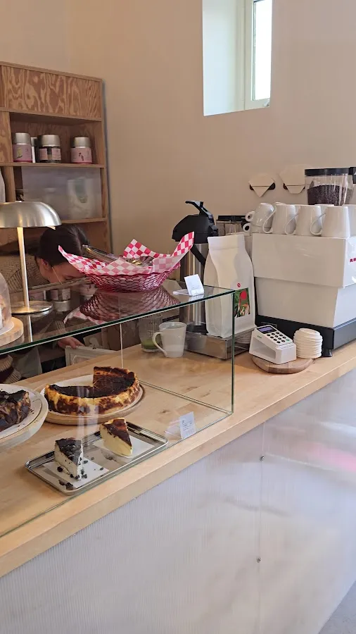 BookNoFees: Café – Hernández – Oslo – Hernández, Foto 3