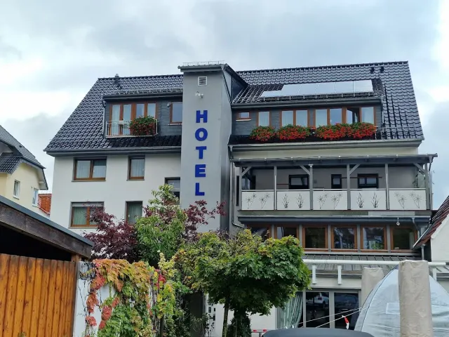 BookNoFees: Zeitlers Restaurant, Marsberg