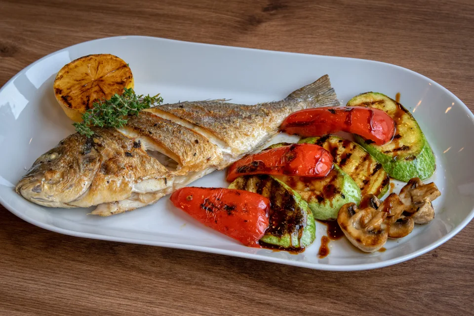 BookNoFees: Beispielfoto: Gegrillter Fisch