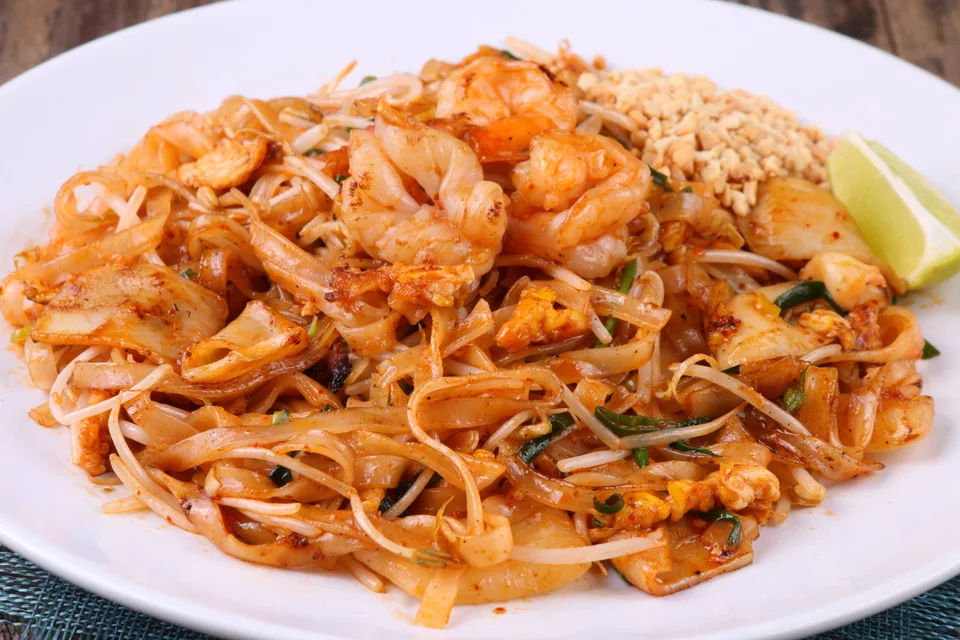 BookNoFees: Beispielfoto: Pad-Thai-Nudeln mit Garnelen